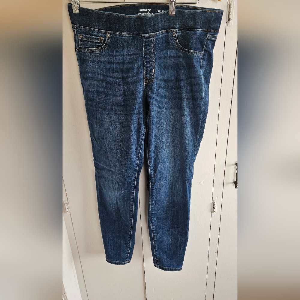 Womens Amazon Essentials Pull On Skinny Blue Jeans Size 12 Short